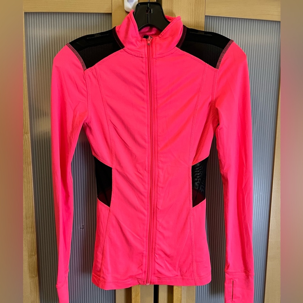 Material Girl Active pullover Size XXS